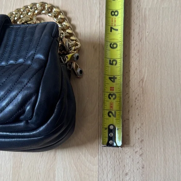 Henri Bendel Black Quilted Purse with Heavy Gold Chain - Picture 10 of 10
